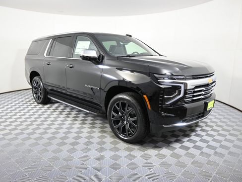 New 2026 Chevrolet Suburban Premier image 9