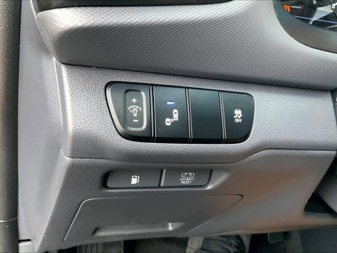 Used 2018 Hyundai Ioniq SEL image 33