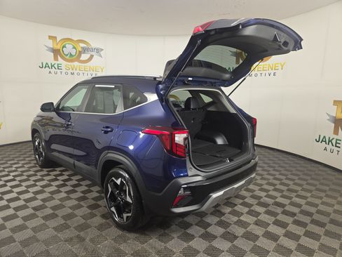 Used 2024 Kia Seltos EX AWD/4WD image 32