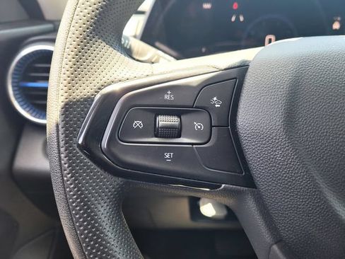 Used 2024 Chevrolet Trax LT FWD image 24