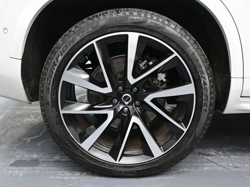 Used 2024 Volvo XC90 B5 Plus image 14