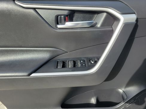 Used 2022 Toyota RAV4 XLE w/ Convenience Package FWD image 13