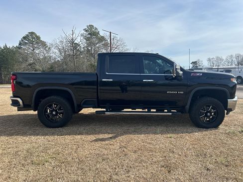 Used 2020 Chevrolet Silverado 2500 LTZ image 9