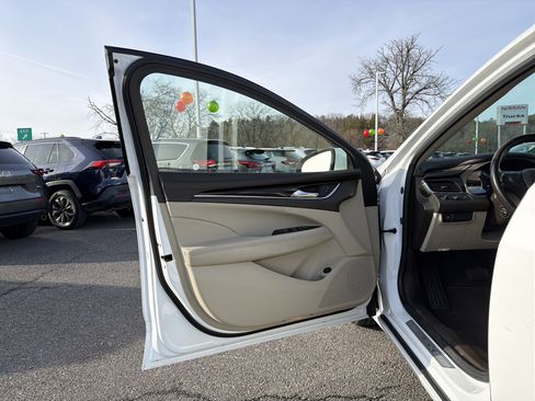 Used 2017 Buick LaCrosse Preferred image 11