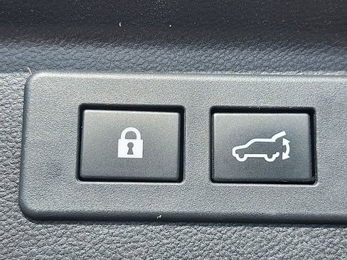 Used 2020 Subaru Forester Limited image 19