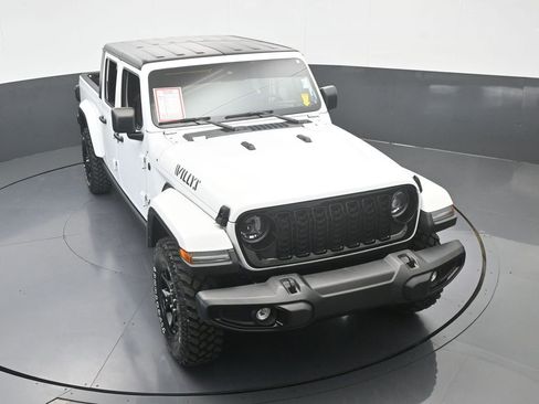 Used 2024 Jeep Gladiator Sport image 59