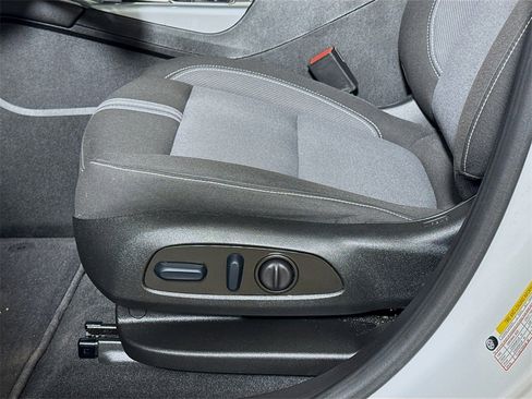 Used 2023 Chevrolet Blazer LT w/ Driver Confidence Package image 16