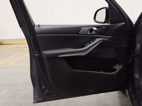 Used 2021 BMW X7 xDrive40i w/ Cold Weather Package image 19