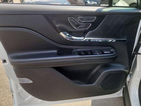 Used 2022 Lincoln Corsair AWD w/ Equipment Group 101A image 14