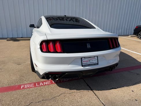Used 2018 Ford Mustang Shelby GT350 w/ Convenience Package RWD image 5