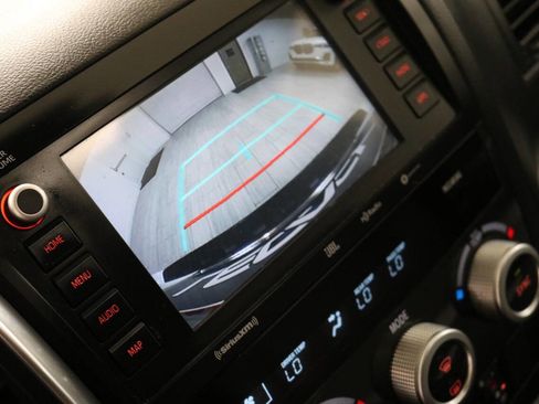 Used 2020 Toyota Sequoia Platinum image 30