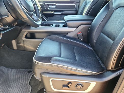 Used 2024 RAM 1500 Laramie AWD/4WD image 10