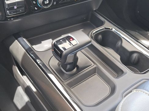 Certified 2022 Chevrolet Silverado 1500 ZR2 AWD/4WD image 19