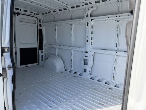 Used 2025 RAM ProMaster 2500 w/ Convenience Group image 8