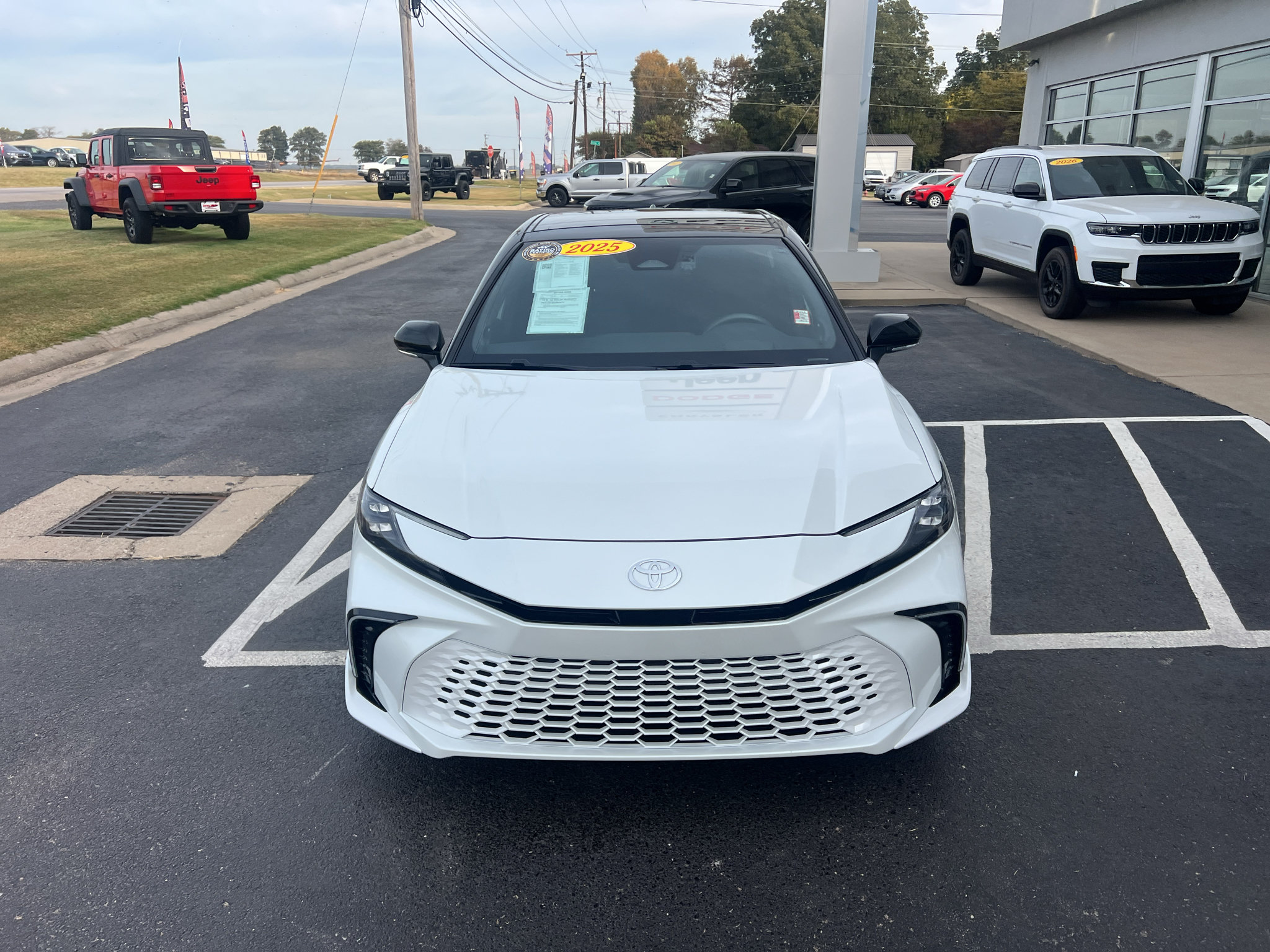 Used 2025 Toyota Camry XSE w/ Premium Package FWD image 5