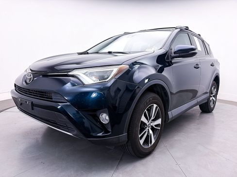 Used 2017 Toyota RAV4 XLE AWD/4WD image 9