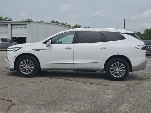 Used 2023 Buick Enclave Essence w/ LPO, Floor Liner Package FWD image 2