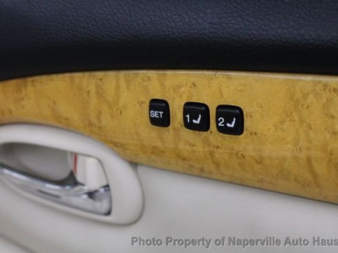 Used 2003 Lexus SC 430 Convertible image 32