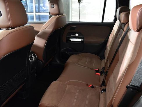 Certified 2025 Mercedes-Benz GLB 35 AMG 4MATIC image 32