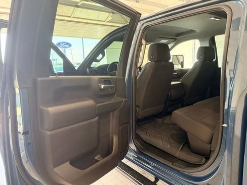 Used 2024 Chevrolet Silverado 2500 Custom image 15