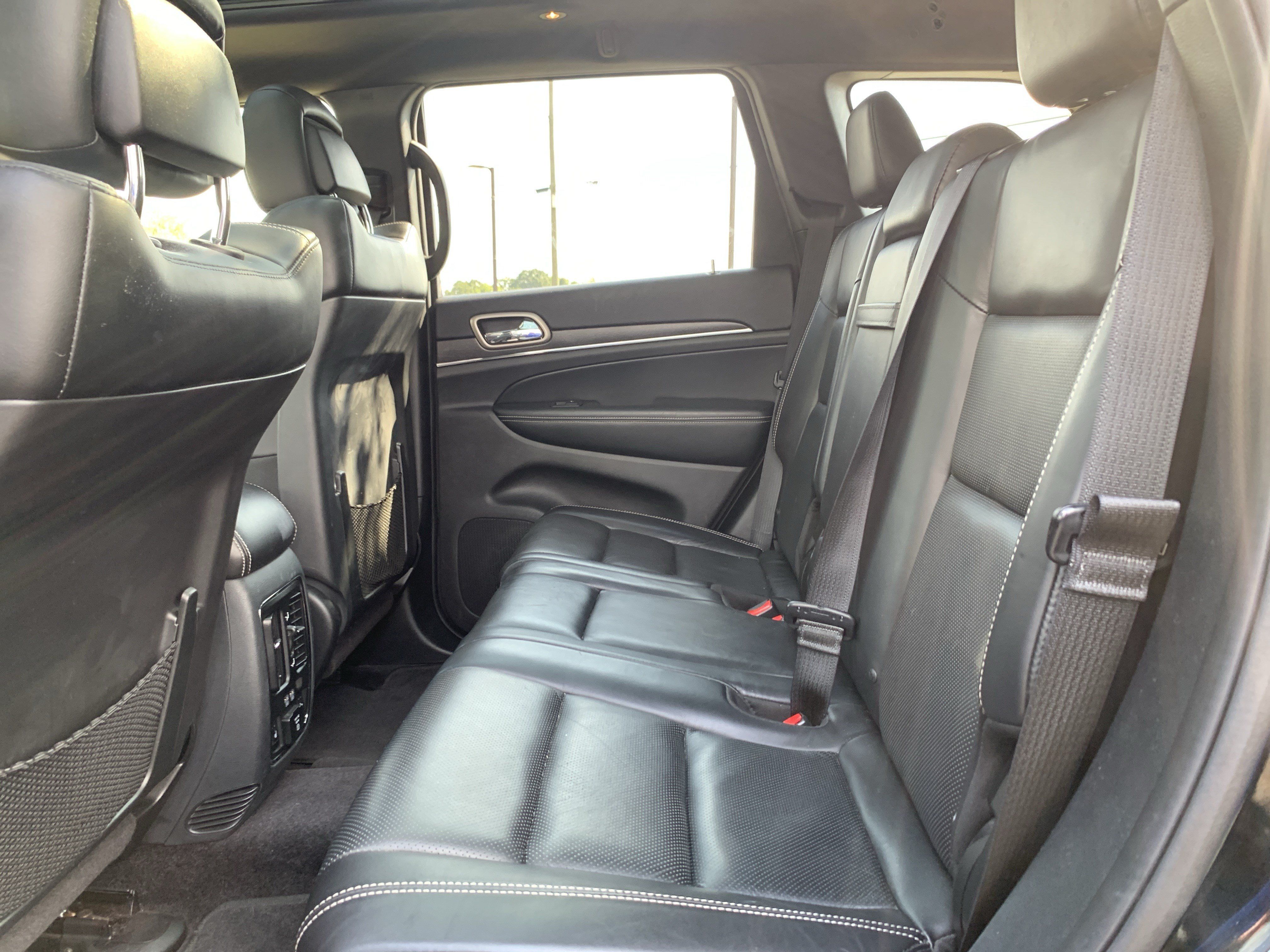 Used 2017 Jeep Grand Cherokee Limited w/ Luxury Group II AWD/4WD image 32