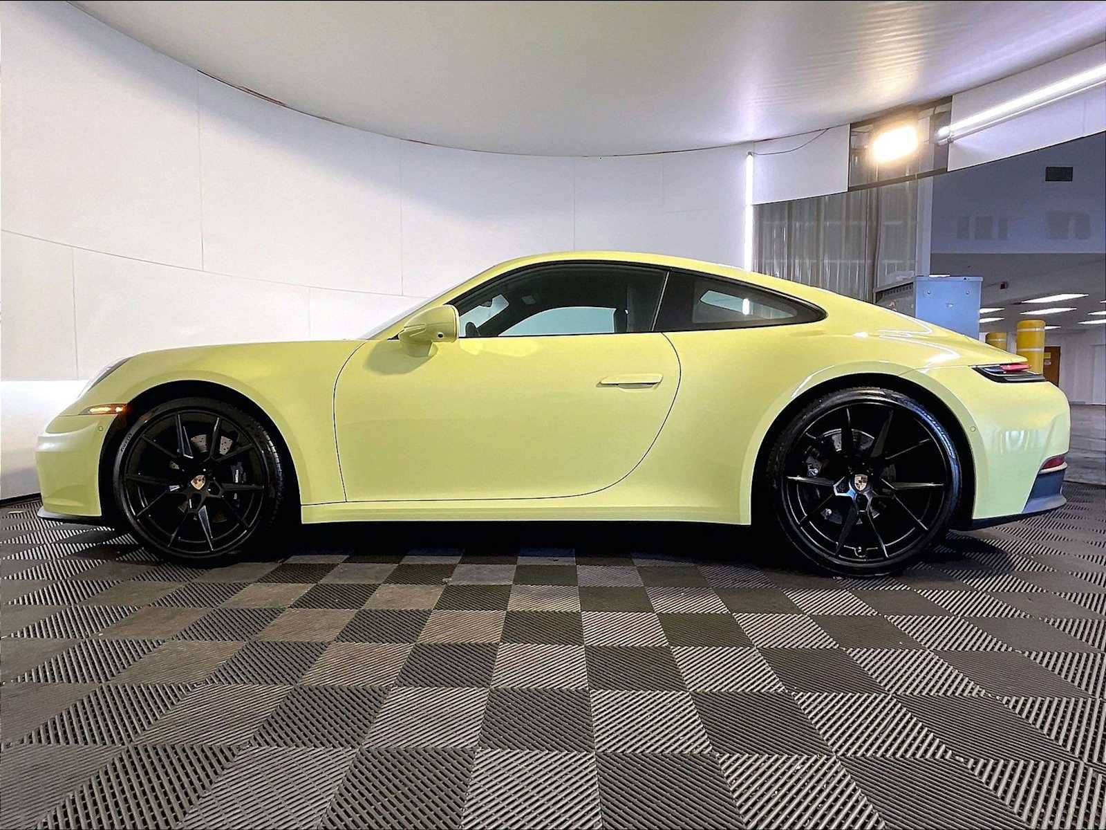 Certified 2025 Porsche 911 Carrera RWD image 2