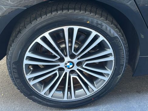 Used 2019 BMW 530i xDrive w/ Convenience Package image 40