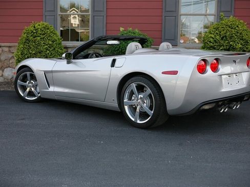 Used 2008 Chevrolet Corvette Convertible w/ Preferred Equipment Group RWD image 8