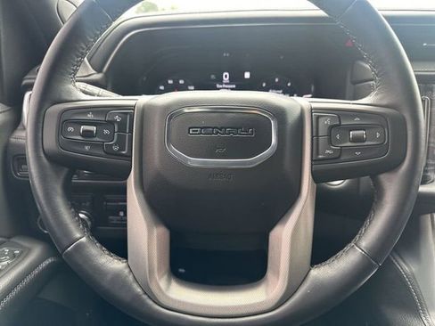 Used 2023 GMC Yukon Denali w/ Denali Reserve Package image 21