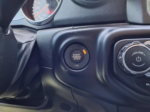Certified 2022 Jeep Wrangler Unlimited Sahara w/ Cold Weather Group AWD/4WD image 8