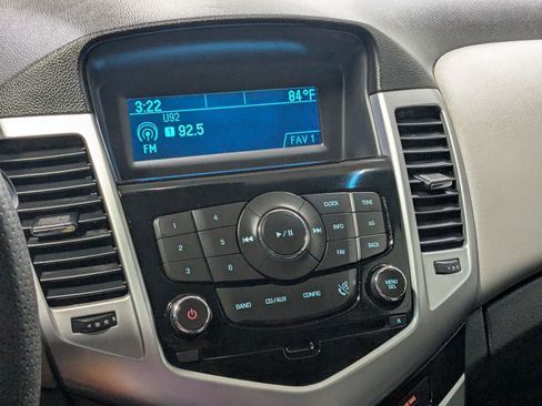 Used 2014 Chevrolet Cruze LS FWD image 15