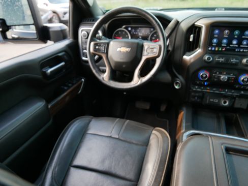Used 2022 Chevrolet Silverado 3500 High Country w/ Safety Package II AWD/4WD image 9
