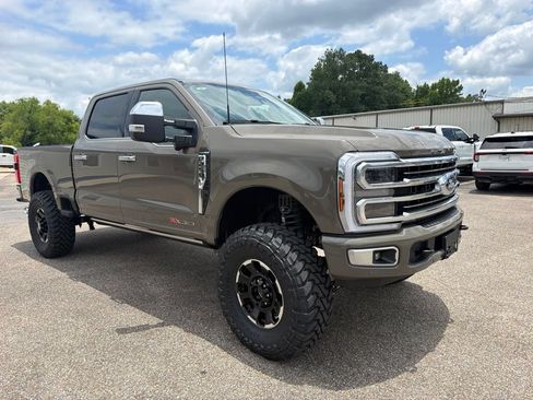 New 2026 Ford F250 Platinum w/ Platinum Plus Package AWD/4WD image 3