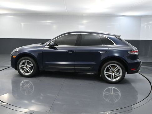 Used 2022 Porsche Macan Base image 9