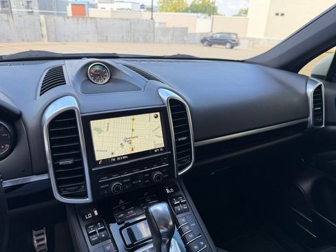 Used 2015 Porsche Cayenne S AWD/4WD image 17