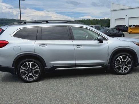 Used 2023 Subaru Ascent Limited AWD/4WD image 9