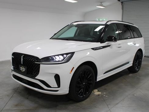 New 2026 Lincoln Aviator Reserve image 3