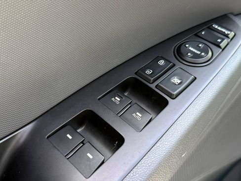 Used 2019 Hyundai Ioniq Limited FWD image 17