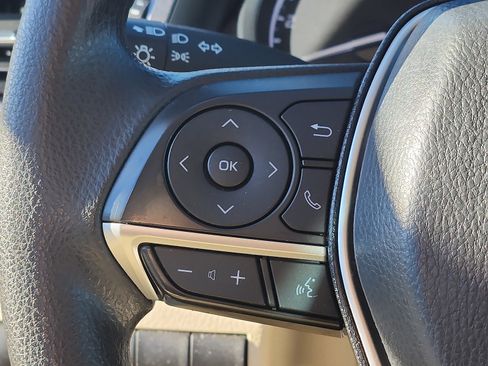 Used 2023 Toyota Camry LE image 20