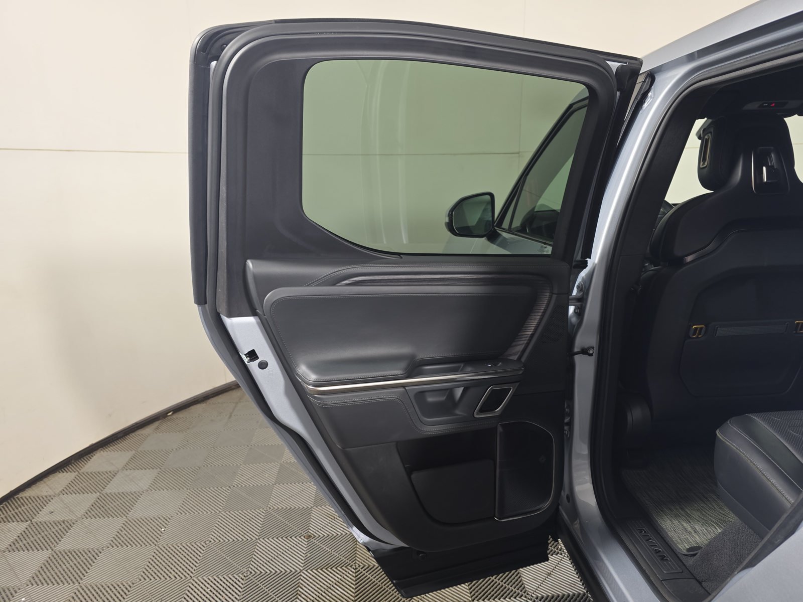 Used 2024 Rivian R1T Adventure Quad AWD/4WD image 17