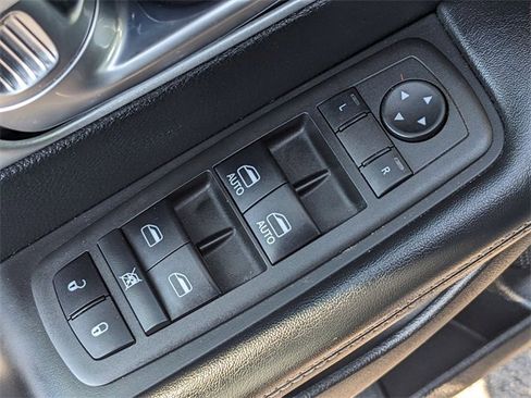 Certified 2021 Chrysler Pacifica Touring-L w/ S Appearance Package image 19