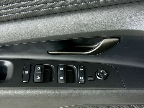 Used 2025 Hyundai Elantra Sport FWD image 22
