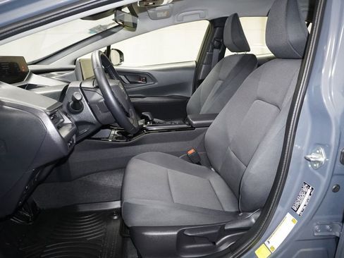 Used 2025 Toyota Prius LE image 12