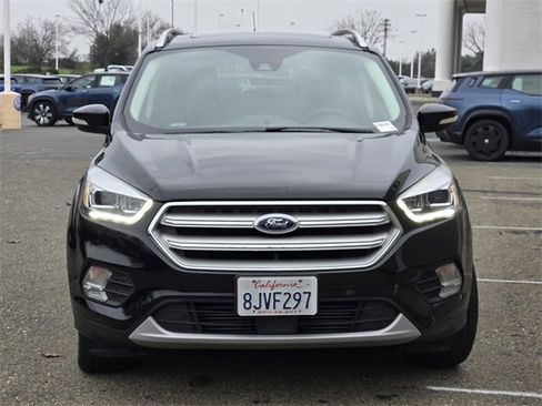 Used 2019 Ford Escape Titanium image 2
