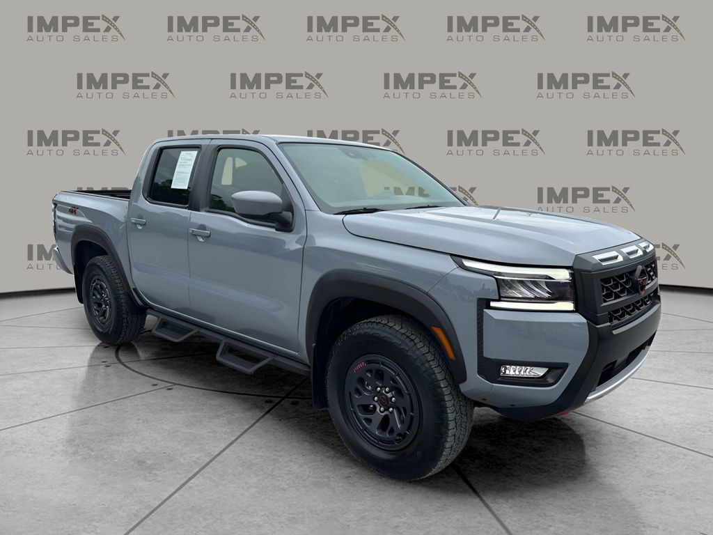 Used 2025 Nissan Frontier PRO-4X AWD/4WD image 7