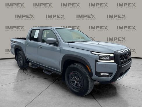 Used 2025 Nissan Frontier PRO-4X AWD/4WD image 7