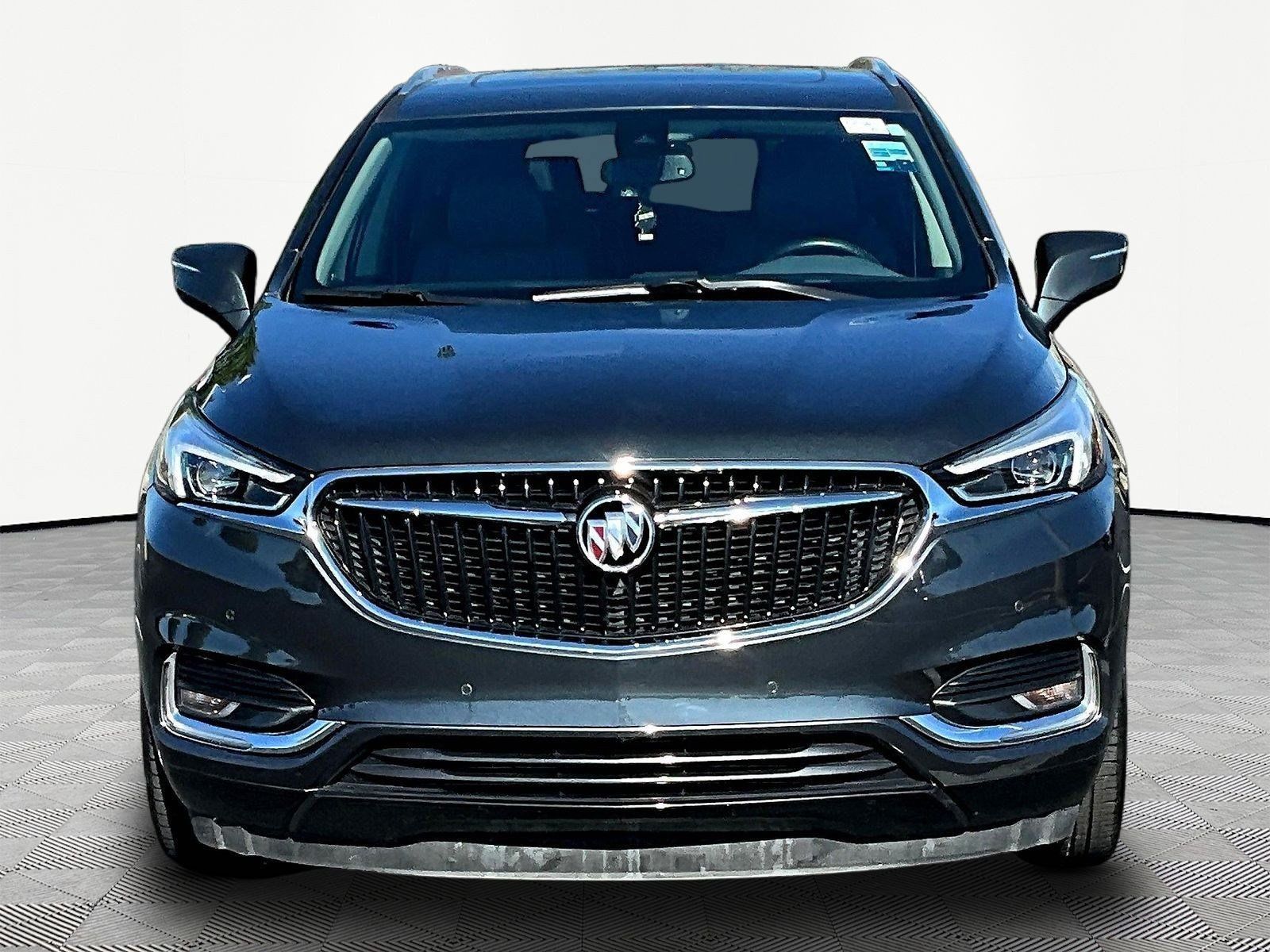 Used 2018 Buick Enclave Premium w/ Experience Buick Package FWD image 2