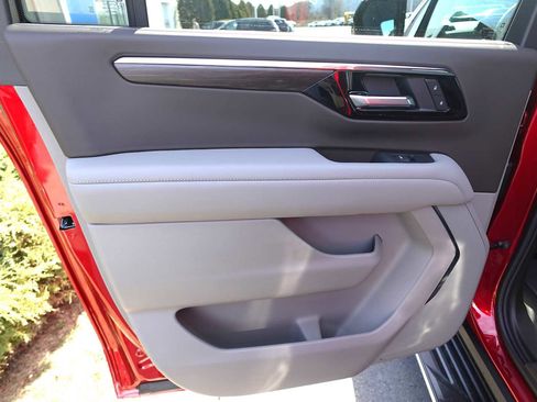 New 2026 Chevrolet Suburban LS image 22