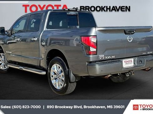 Used 2021 Nissan Titan SL w/ Moonroof Package image 2