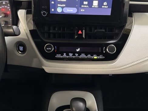 Used 2023 Toyota Corolla SE image 32